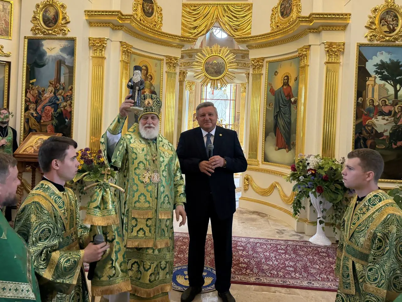 Икону &laquo;Пояс Пресвятой Богородицы&raquo; доставили в Свято-Духовский храм села Шкинь