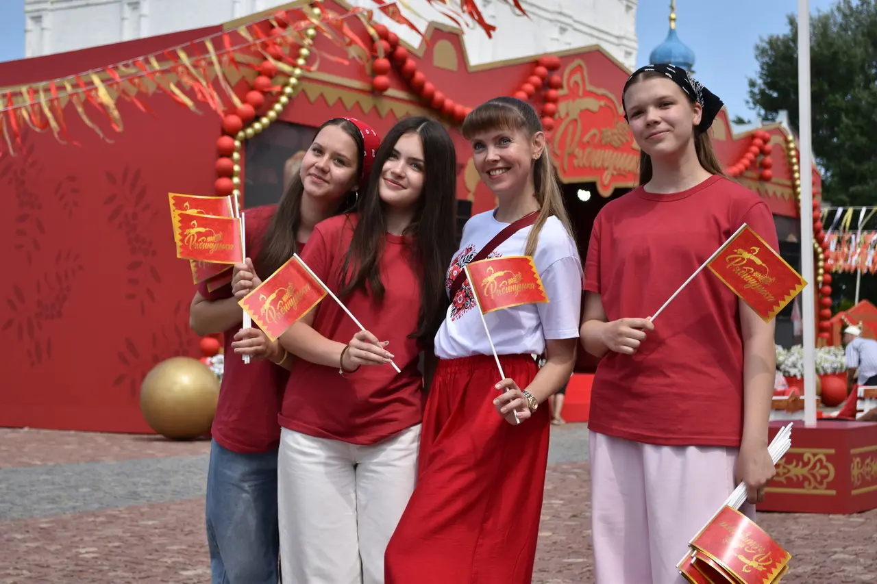 Мастер-классы, аттракционы и много музыки: в Коломне открылся Семейный фестиваль &laquo;Рябинушка&raquo;