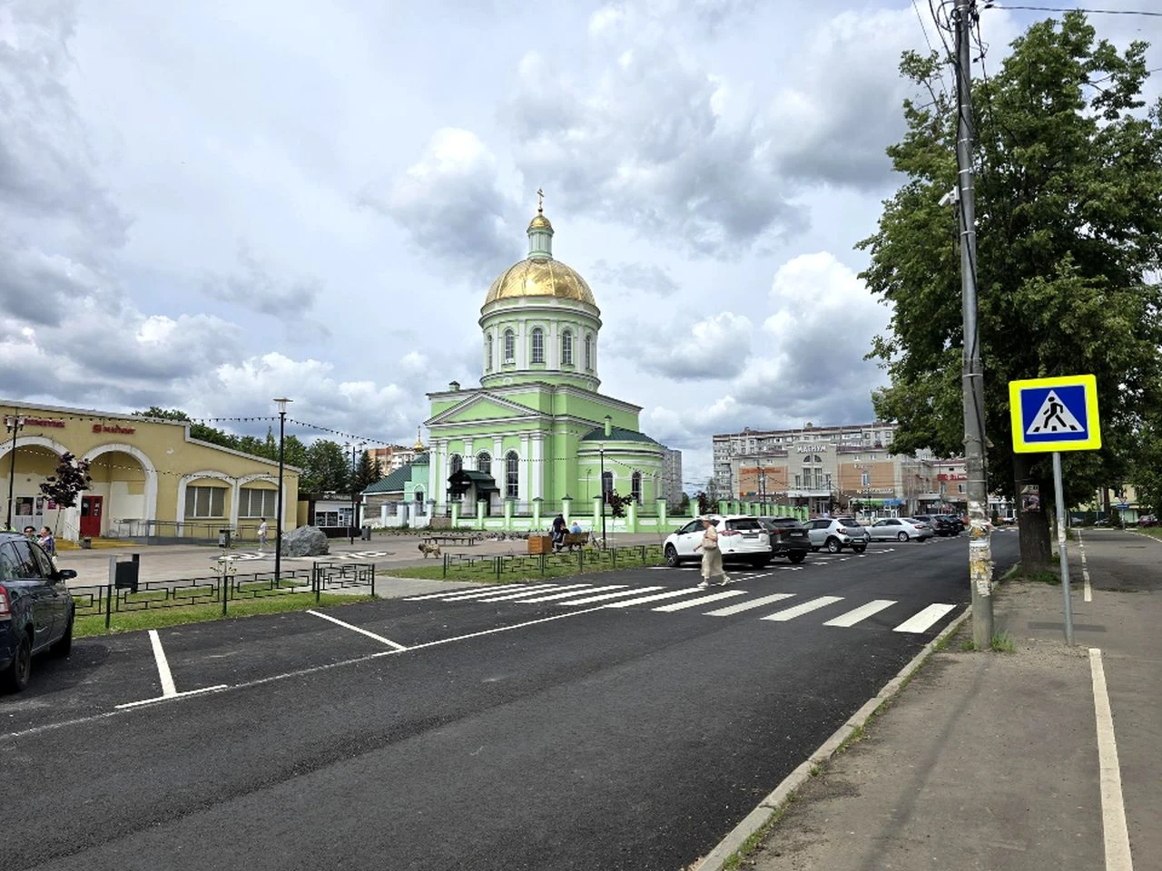 На Коммунистической площади в Озерах завершили дорожные работы