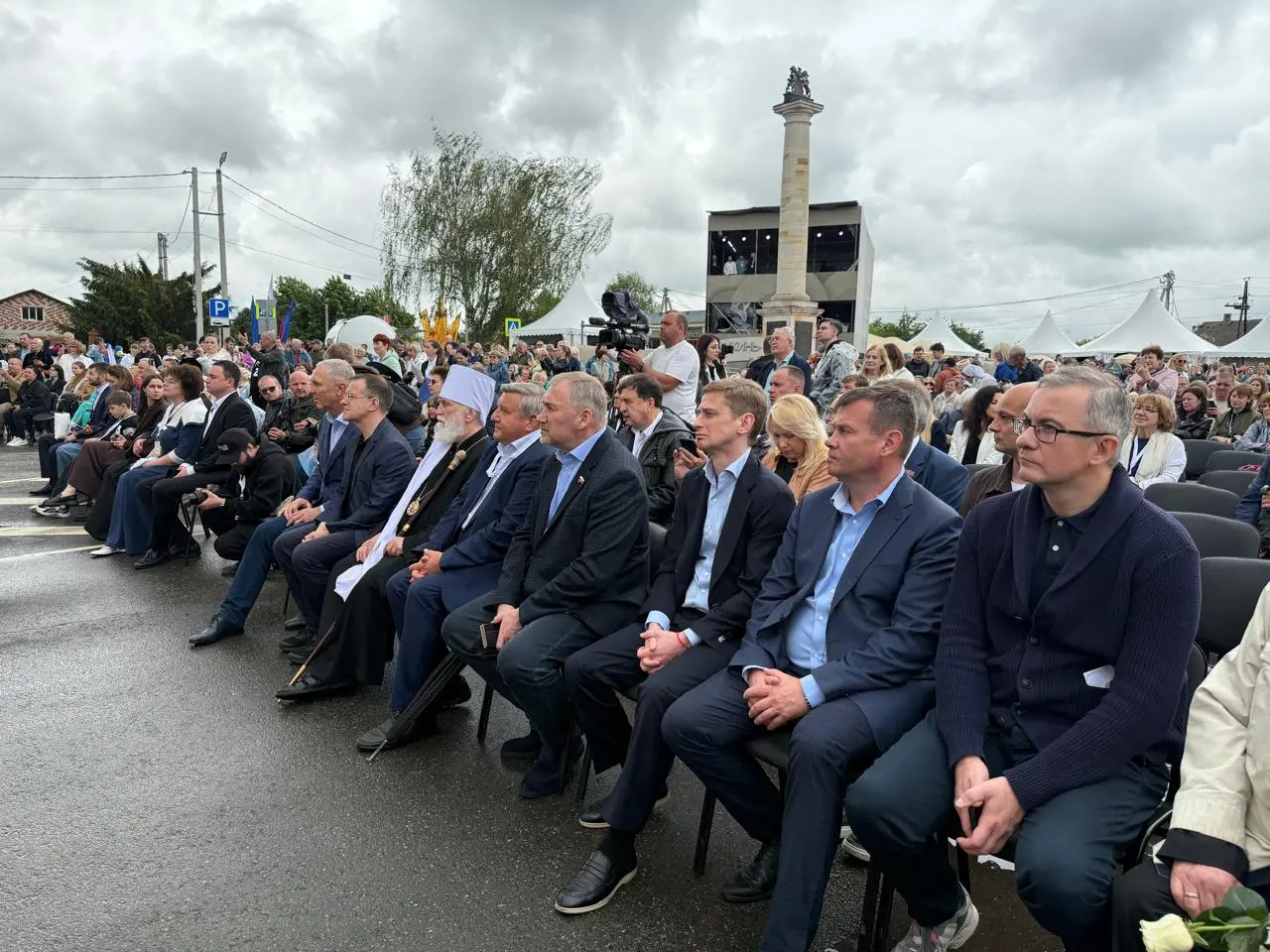 Концертная программа в Шкинь собрала множество гостей
