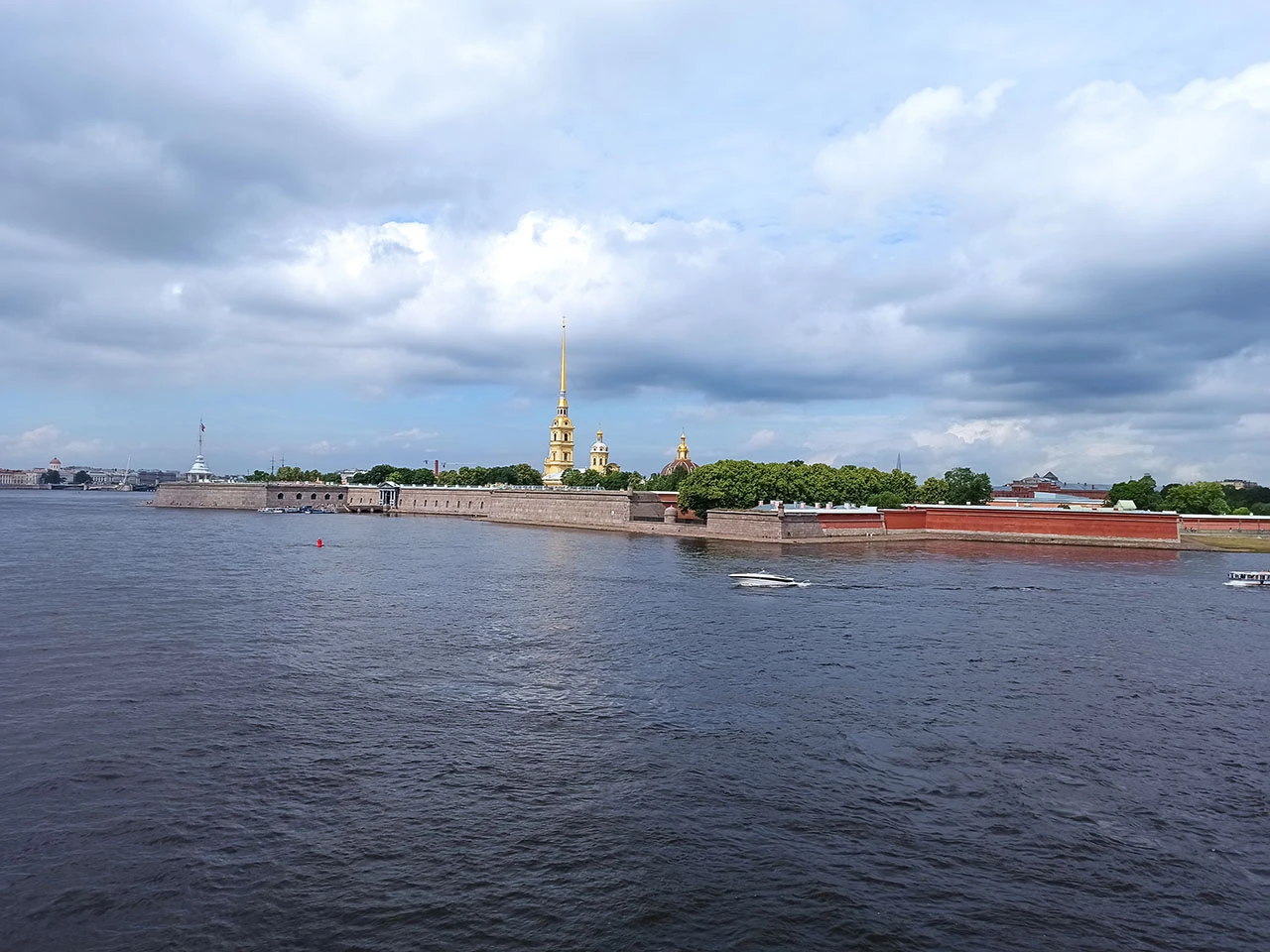 В Санкт-Петербурге ожидается аномальное наводнение