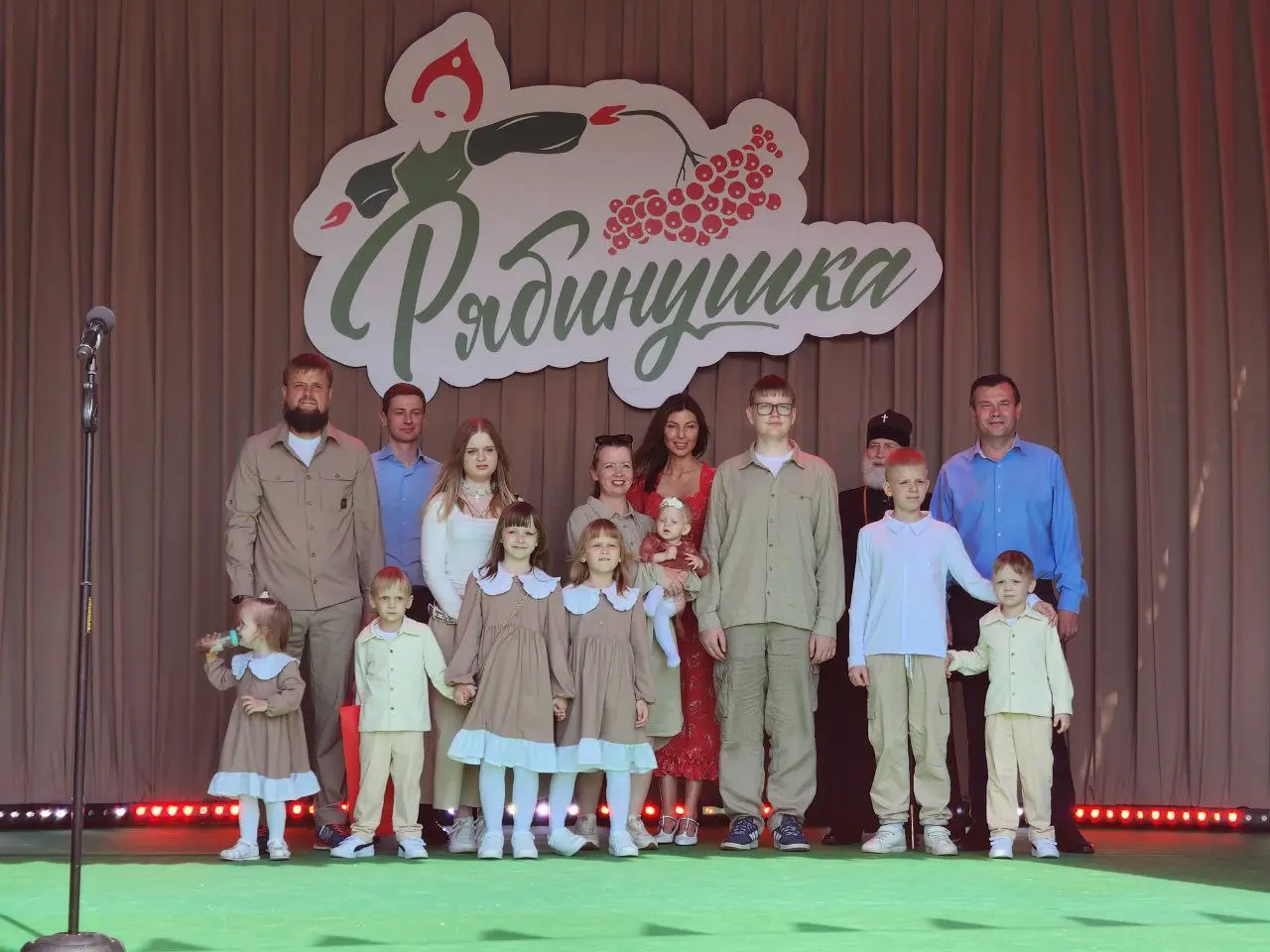 12 тысяч гостей собрал семейный фестиваль русской культуры «Рябинушка»