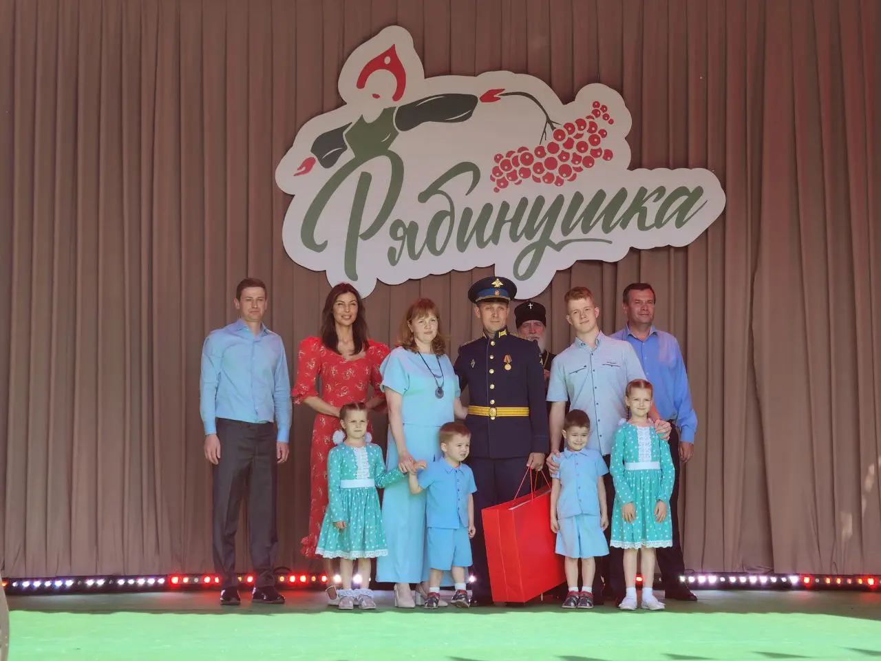 12 тысяч гостей собрал семейный фестиваль русской культуры «Рябинушка»