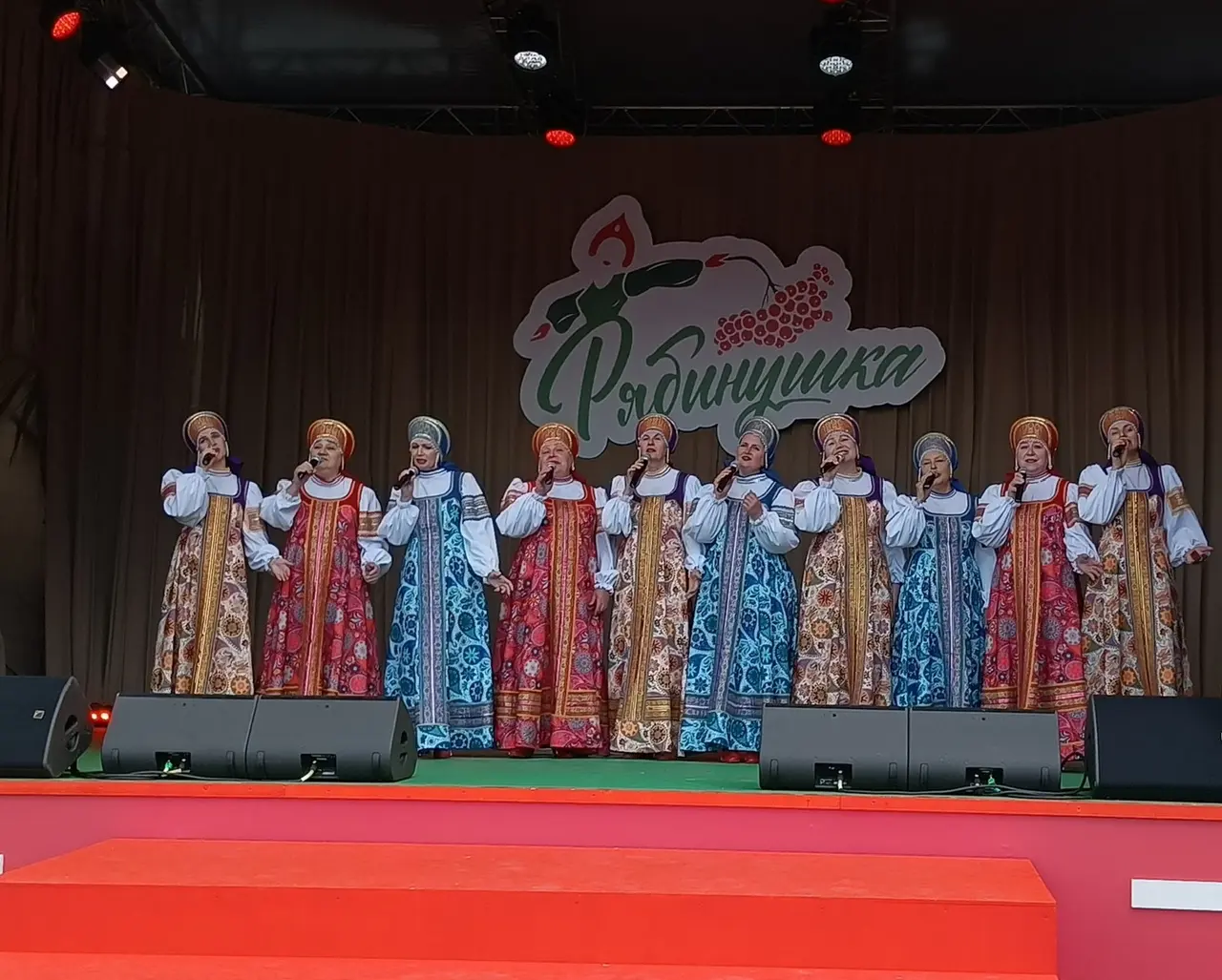 12 тысяч гостей собрал семейный фестиваль русской культуры «Рябинушка»