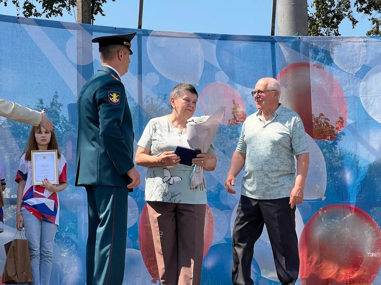 Медаль «За любовь и верность» вручили родителям погибшего в зоне СВО офицера