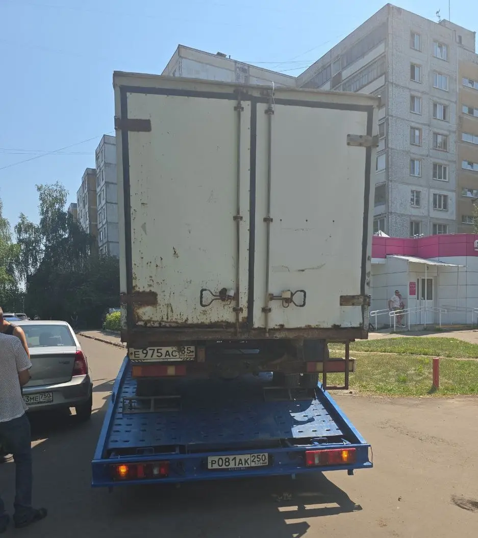 Брошенные машины эвакуируют в Коломне