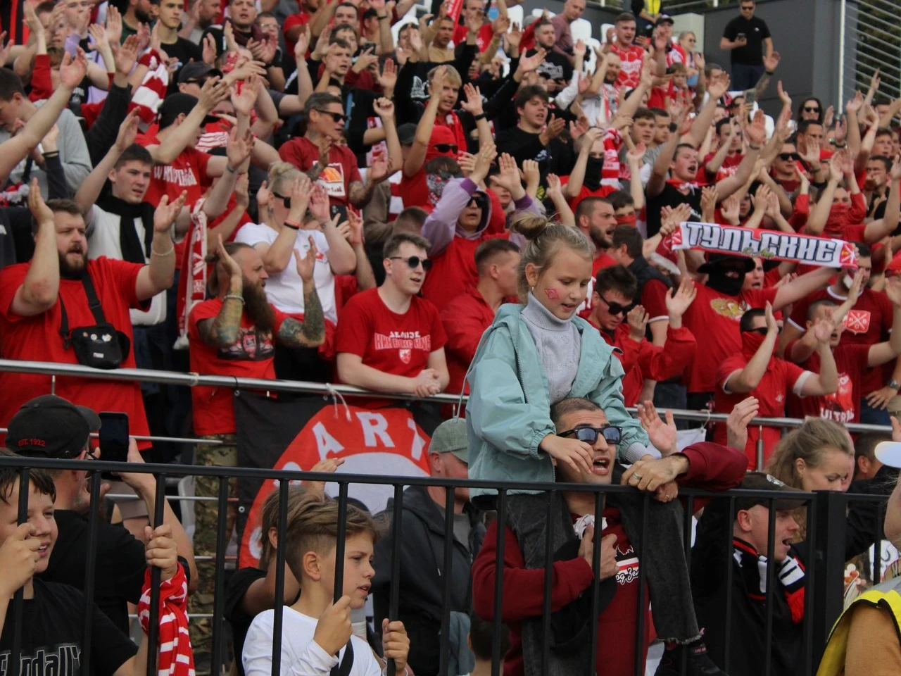 Более 3000 болельщиков посмотрели матч между ФК «Коломна» и «Спартак-2»