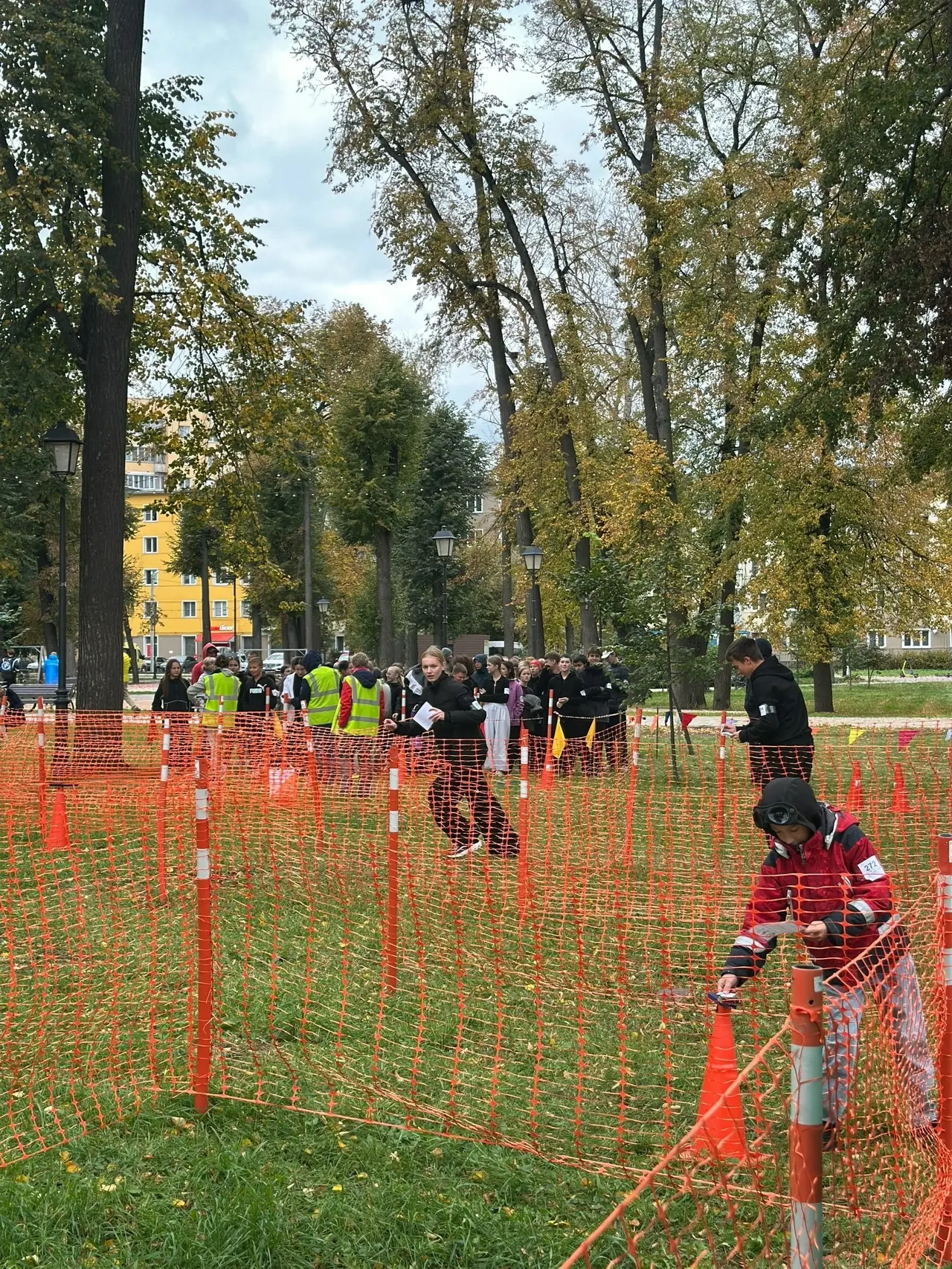 100 коломенских школьников соревновались в спортивном ориентировании 100 коломенских школьников соревновались в спортивном ориентировании