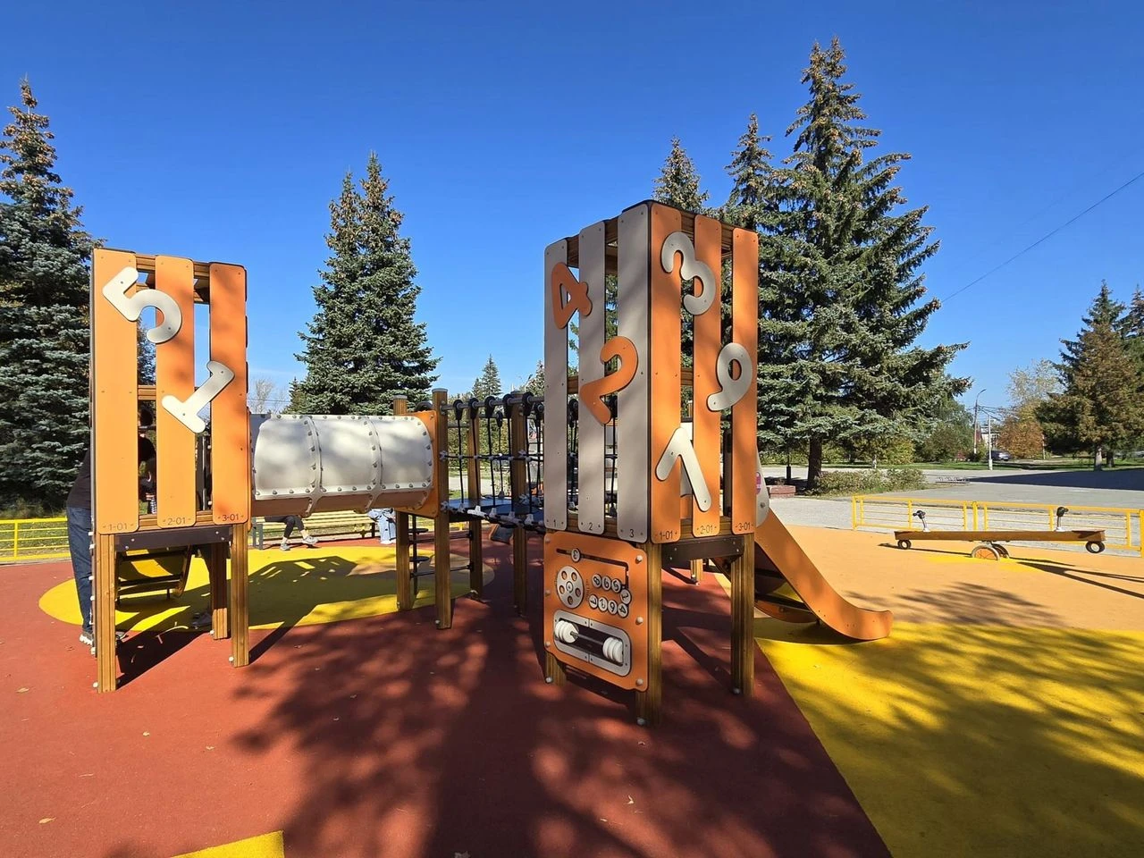 Новый детский городок появился в Щурове