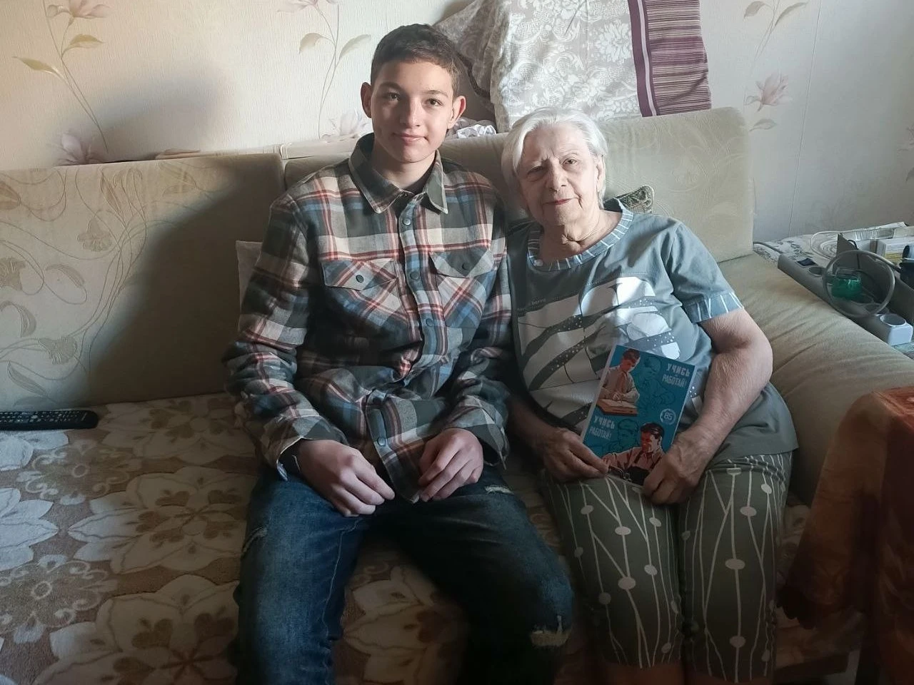 Студенты коломенского колледжа поздравили ветеранов труда с Международным днем пожилых людей