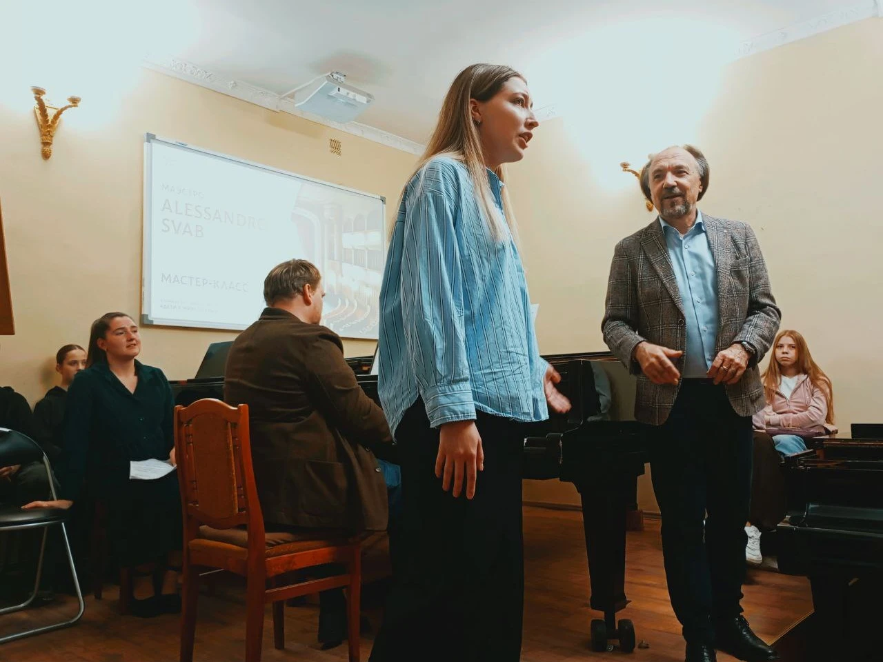 Итальянский оперный певец провел мастер-класс в музыкальном колледже Коломны 