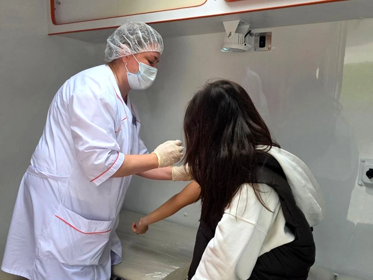 Жители Коломны и Озер могут привиться от гриппа в мобильных медицинских пунктах