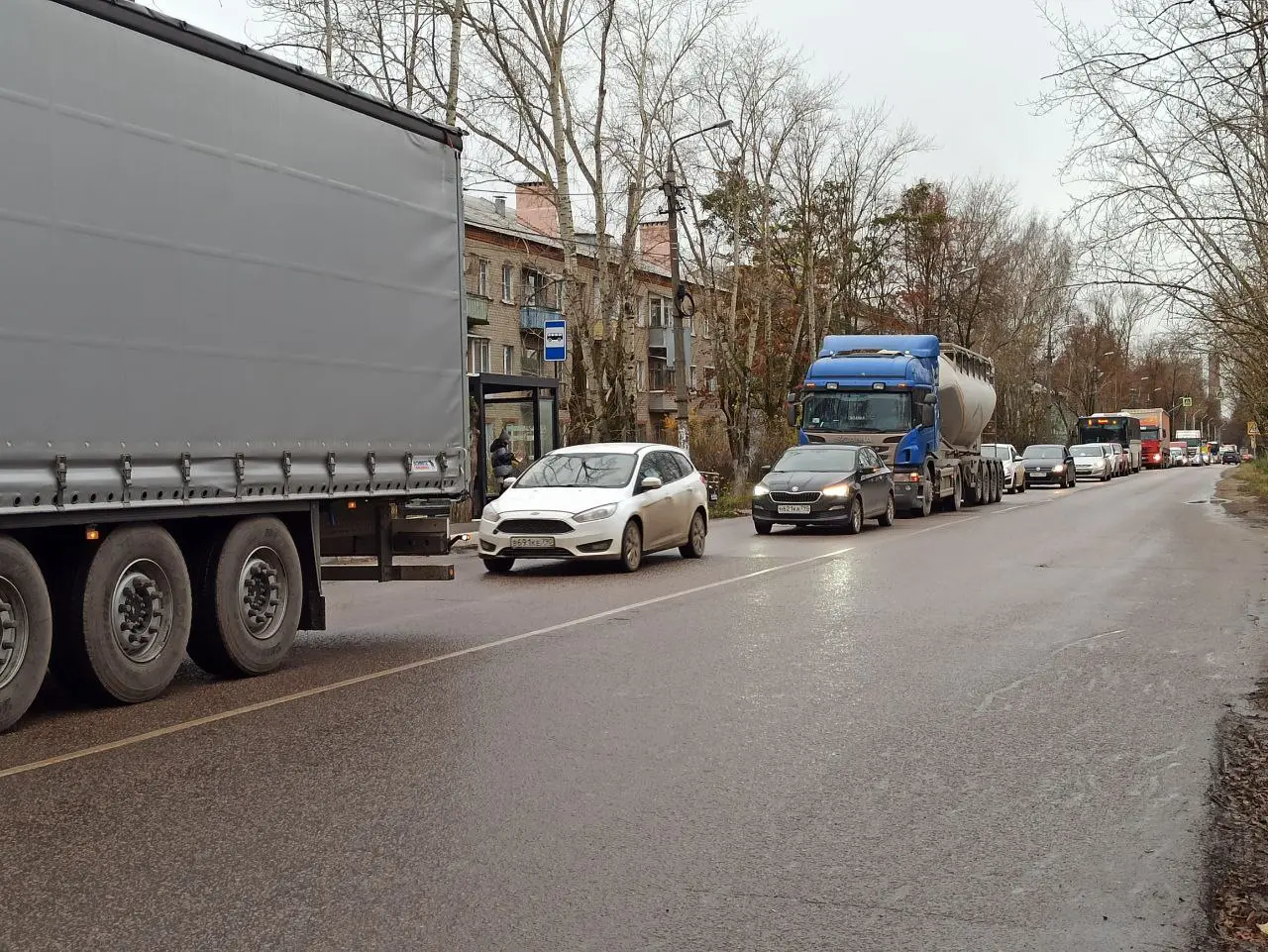 Движение по Щуровскому мосту перерыто. Весь микрорайон встал в пробке