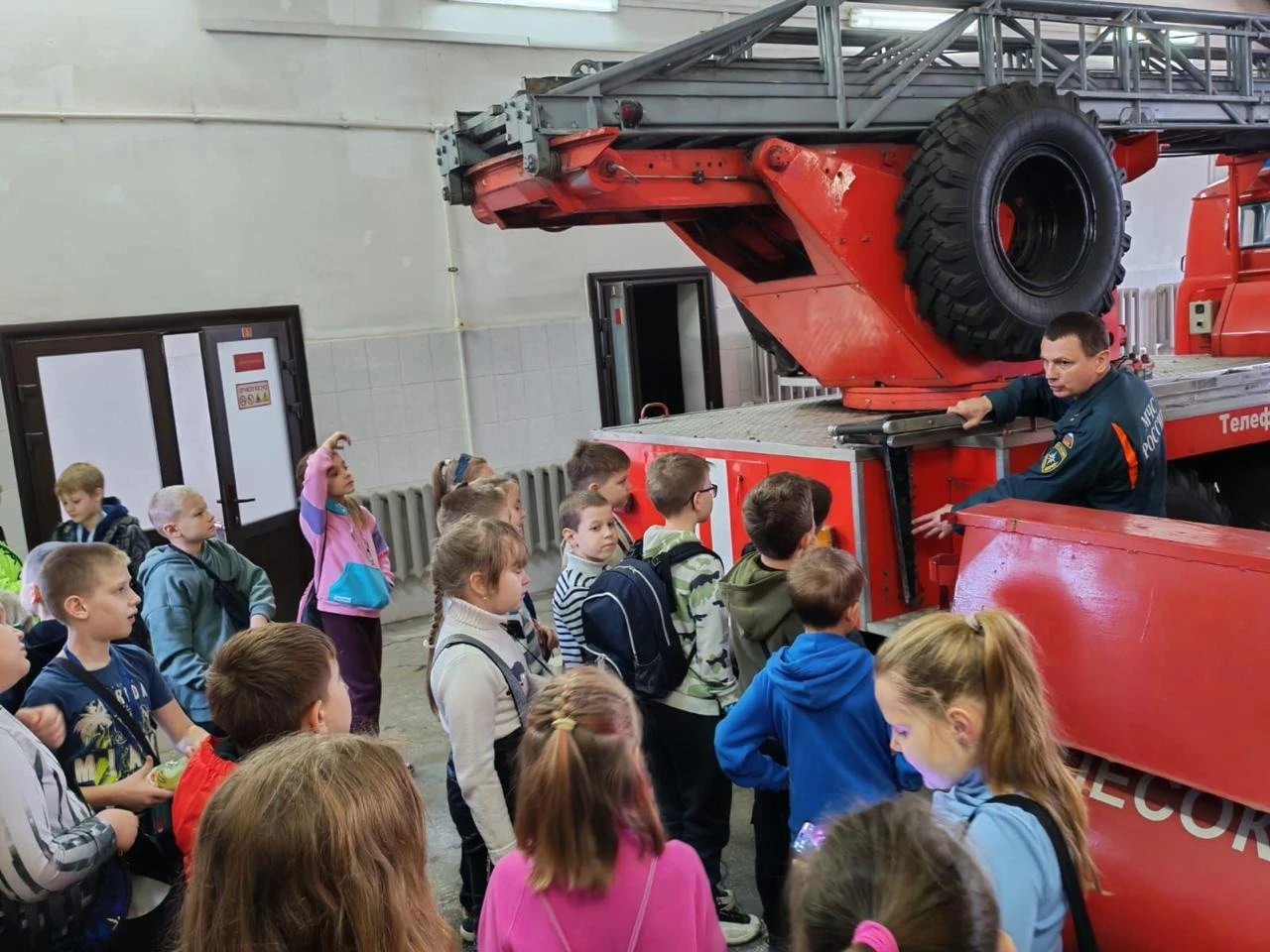 Ученики школы № 15 посетили пожарно-спасательную часть