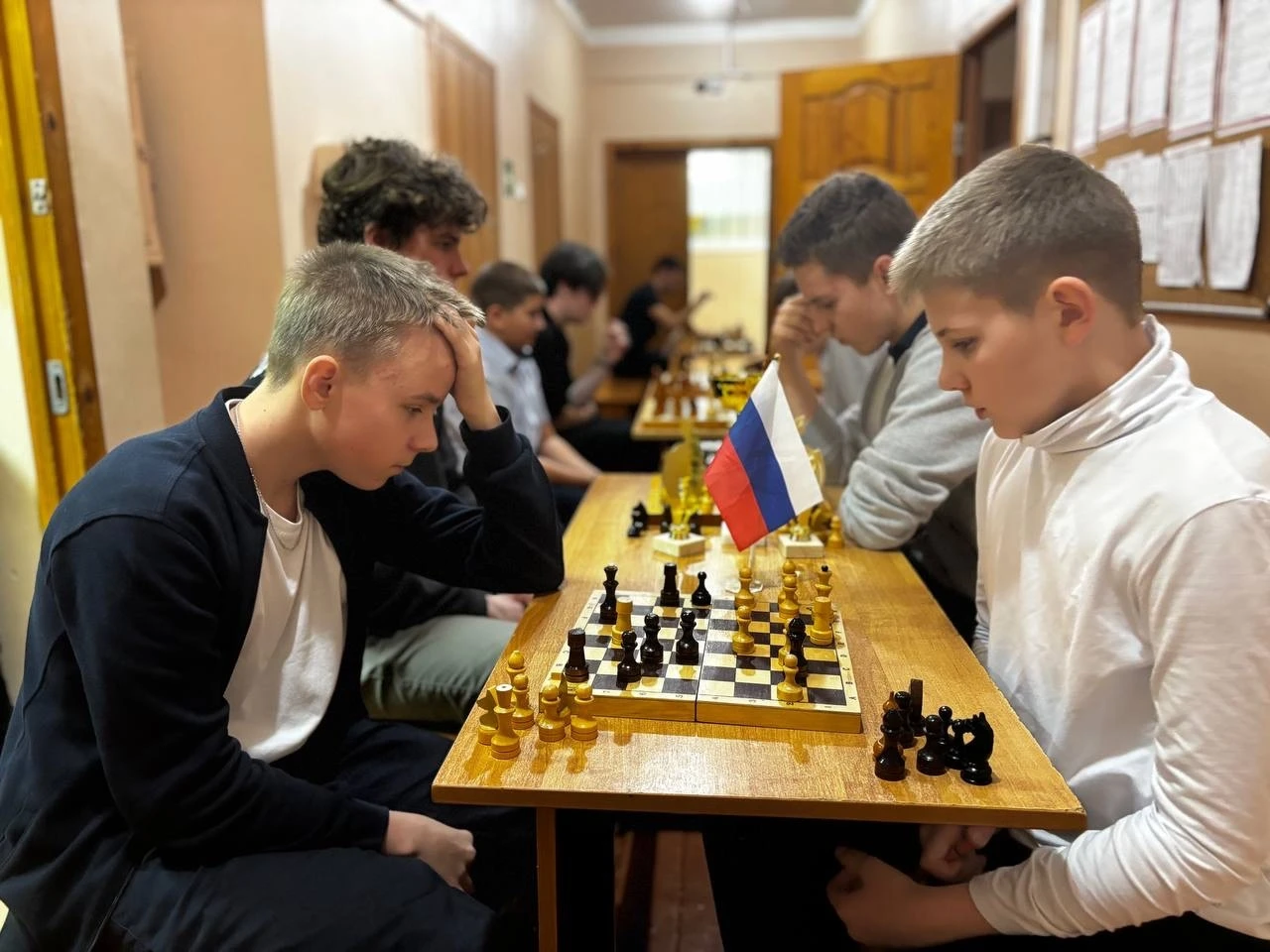 В Радужненской школе прошел отборочный этап турнира по шахматам
