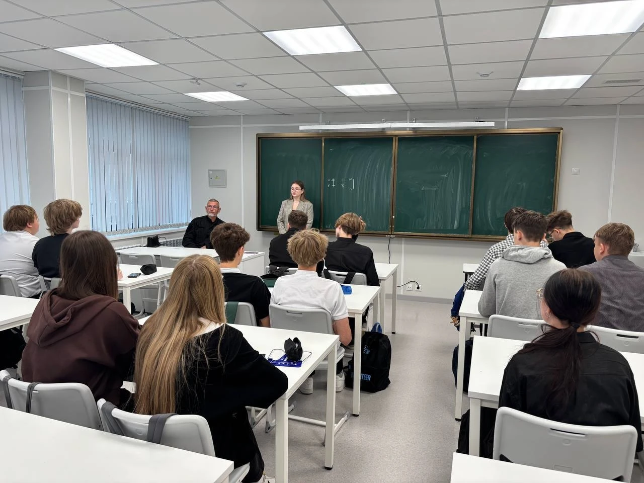 В школе №14 обсудили вопросы безопасности детей и подростков