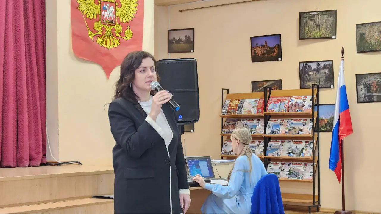 В школе № 17 открылась выставка о детях войны