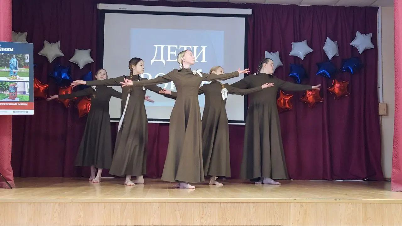 В школе № 17 открылась выставка о детях войны