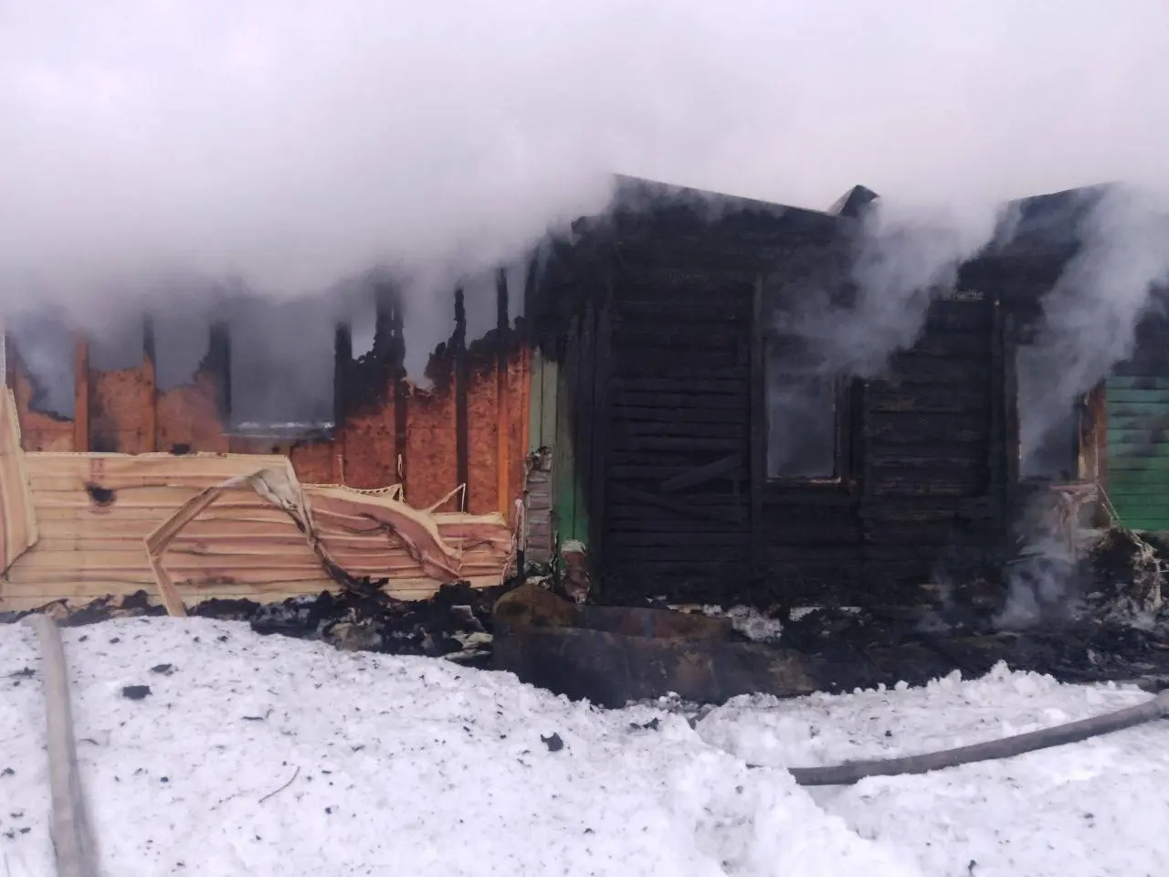 В Озерах мужчина погиб при пожаре В Озерах мужчина погиб при пожаре