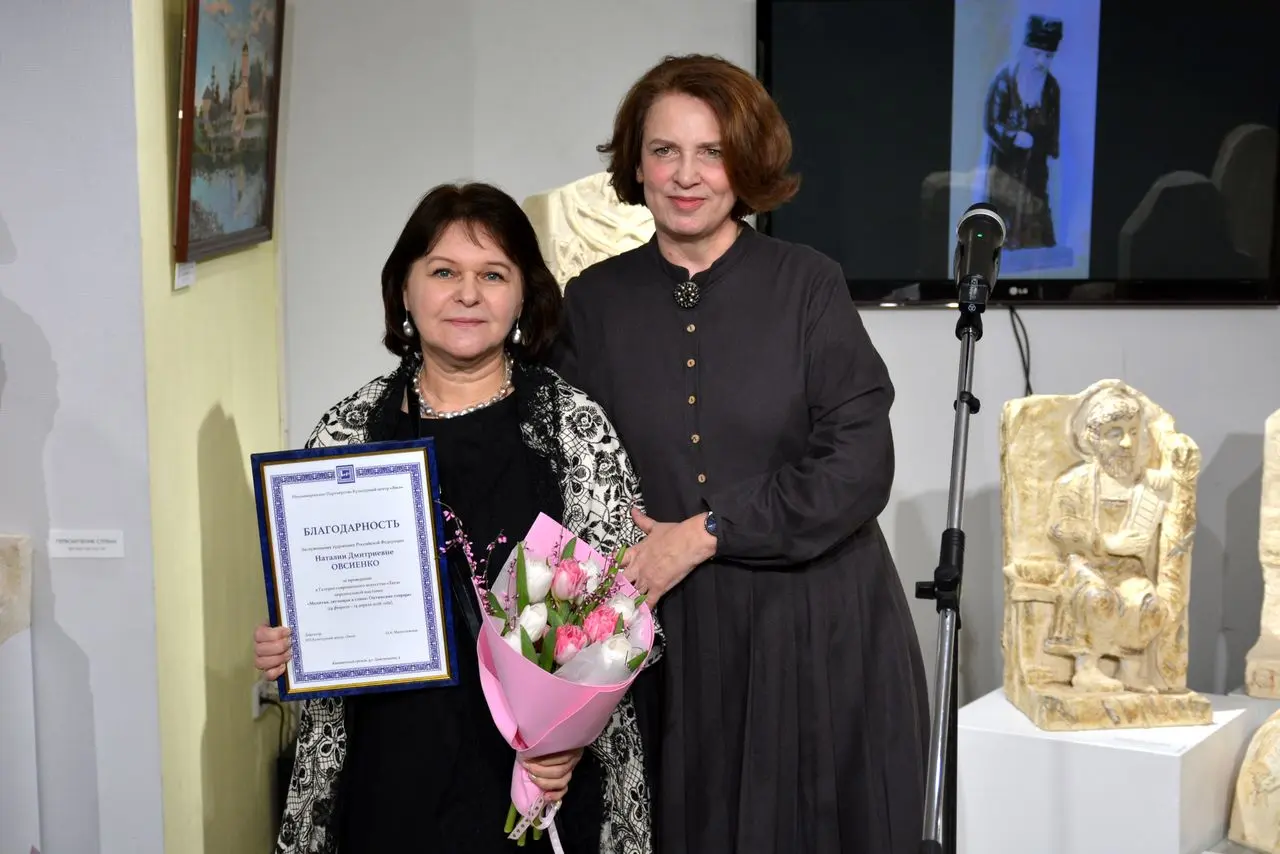 В Коломне открылась выставка Наталии Овсиенко &laquo;Молитва, звучащая в глине. Оптинские старцы&raquo;